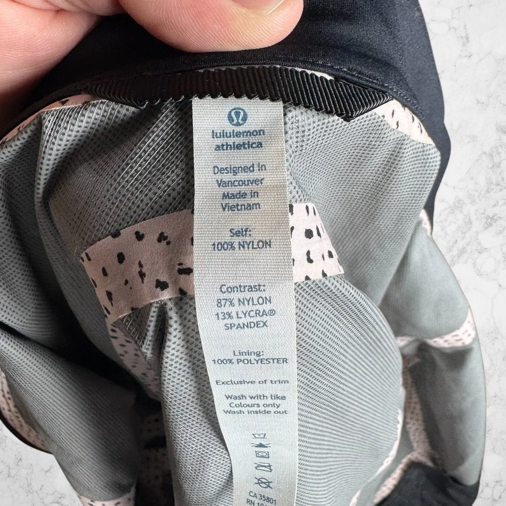 Lululemon Runaway Athletica Black Hooded Windbreaker Jacket Reflectiv Women Sz 6